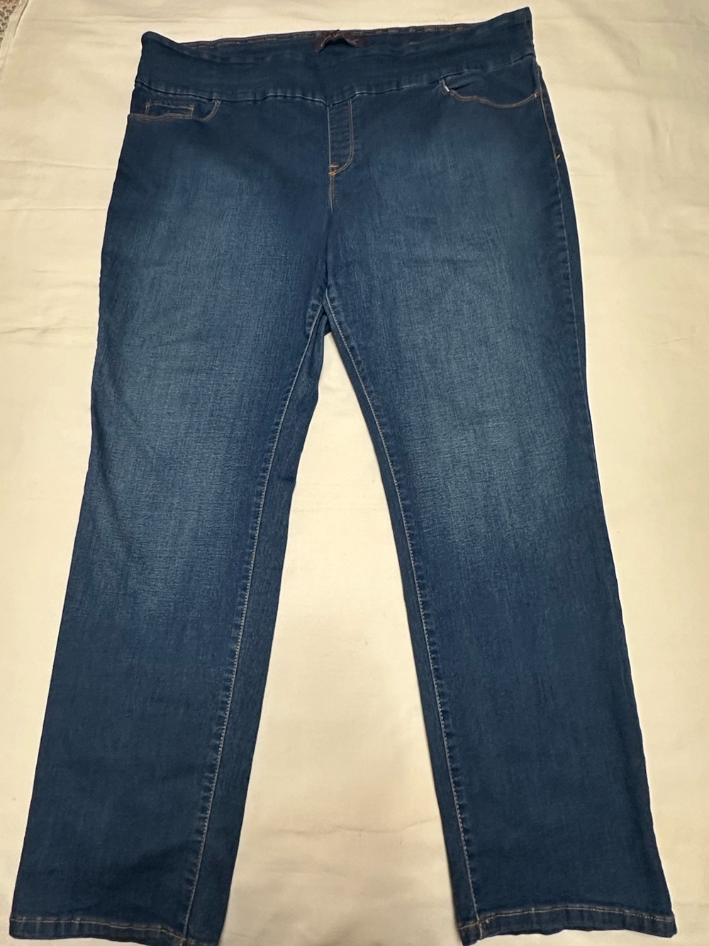 Gloria Vanderbilt Amanda Pull On Straight-Leg Jeans in Deep Blue